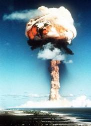 Atombombenexplosion über dem Mururoa-Atoll