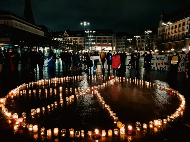 Pazifikgruppe Hamburg feiert gemeinsam mit ICAN den ersten Jahrestag des Atomwaffenverbotsvertrags