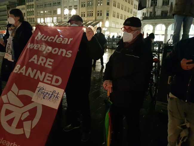 Pazifikgruppe Hamburg feiert gemeinsam mit ICAN den ersten Jahrestag des Atomwaffenverbotsvertrags